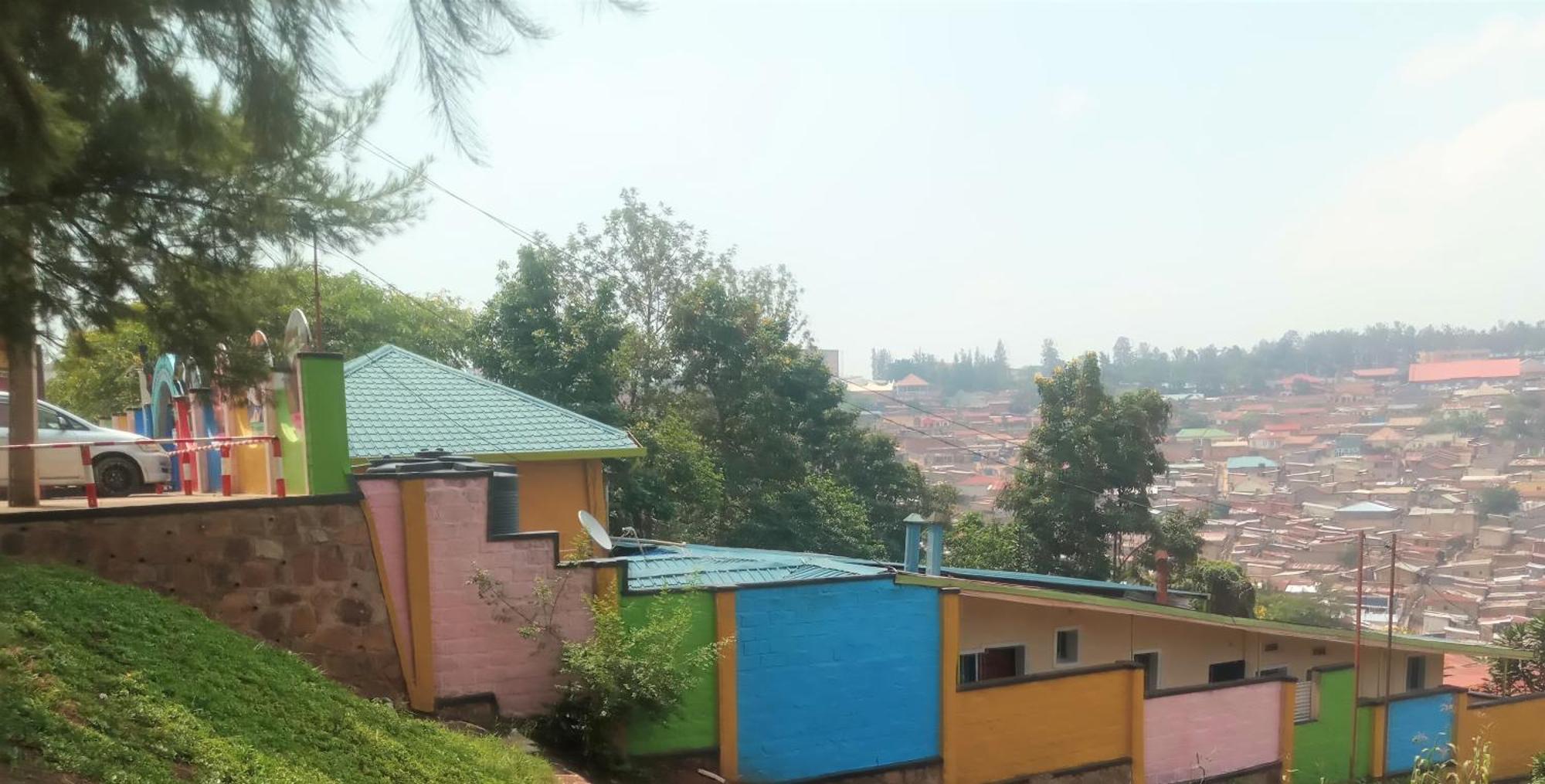 Colours Club And Spa Kigali Exterior photo