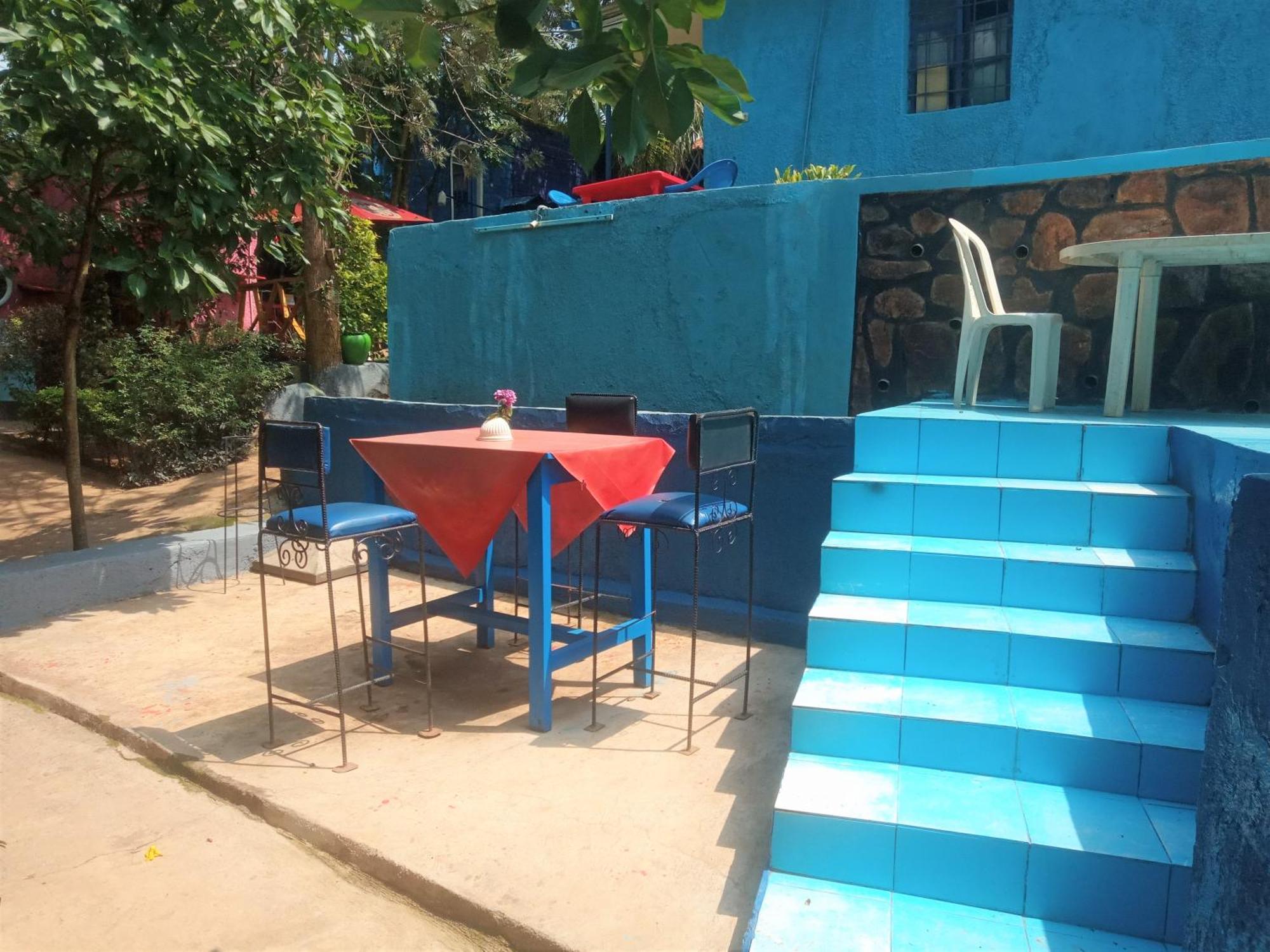 Colours Club And Spa Kigali Exterior photo