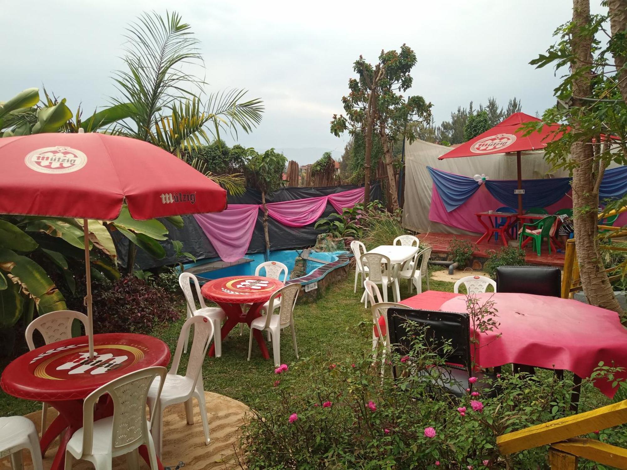 Colours Club And Spa Kigali Exterior photo