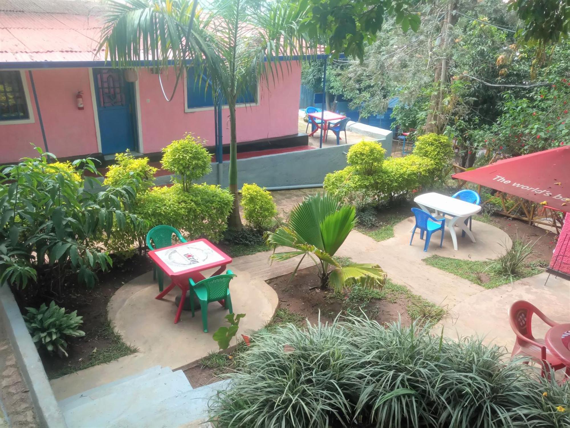 Colours Club And Spa Kigali Exterior photo