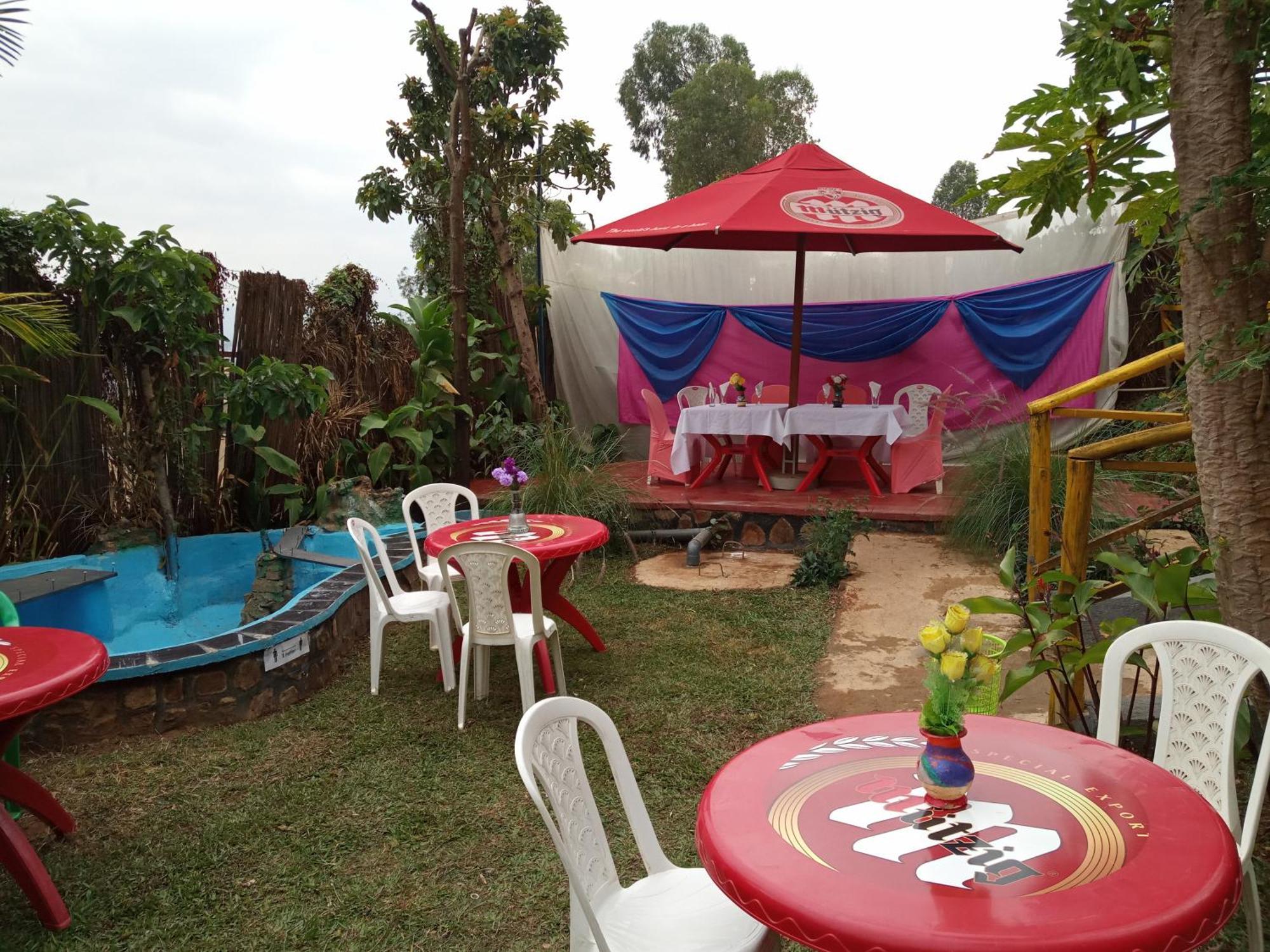 Colours Club And Spa Kigali Exterior photo